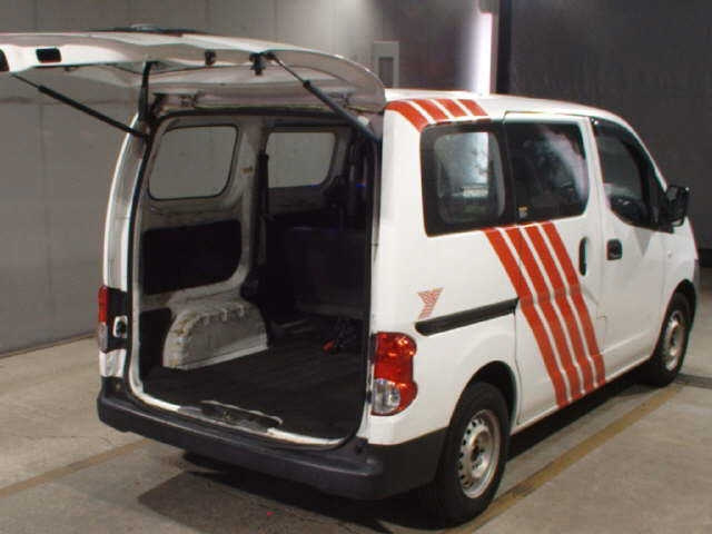 MITSUBISHI DELICA 2018