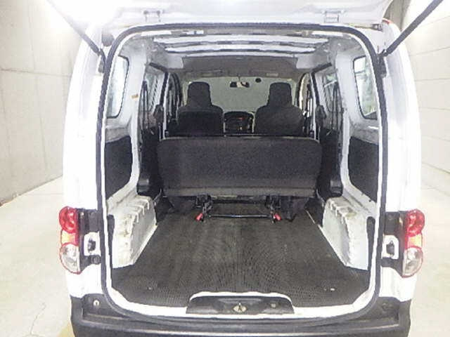 MITSUBISHI DELICA 2018