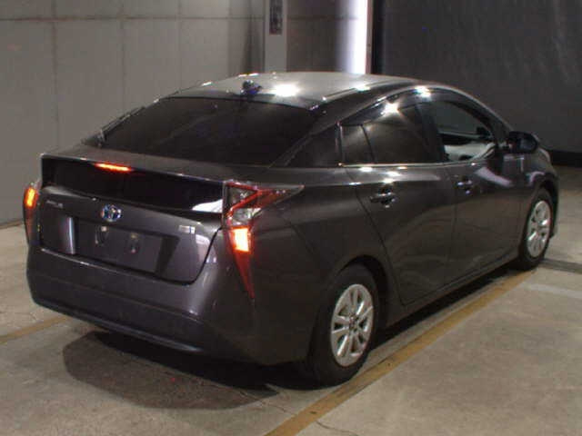 TOYOTA PRIUS 2017