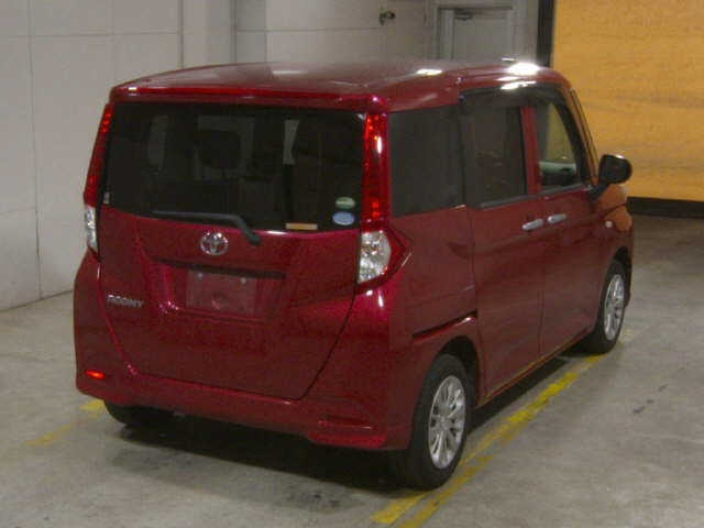 TOYOTA ROOMY 2017