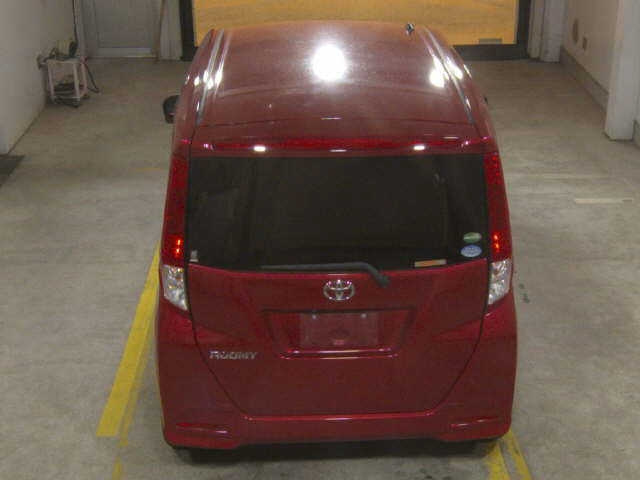 TOYOTA ROOMY 2017
