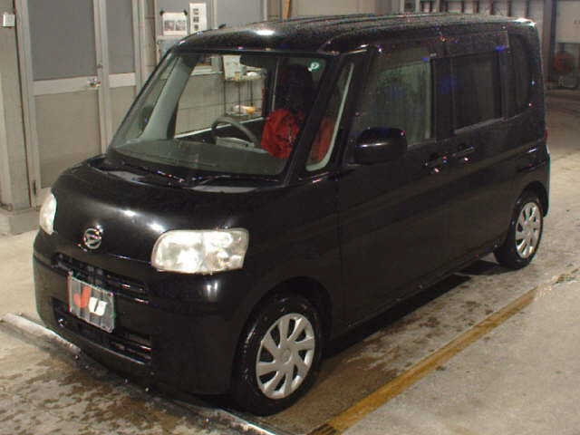 DAIHATSU TANTO 2011