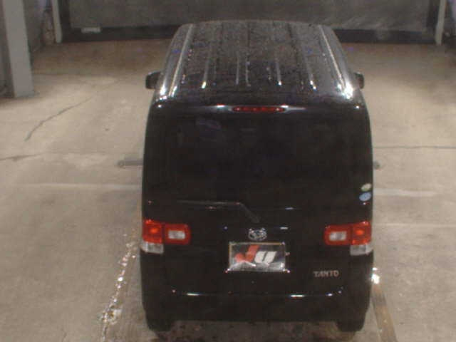 DAIHATSU TANTO 2011
