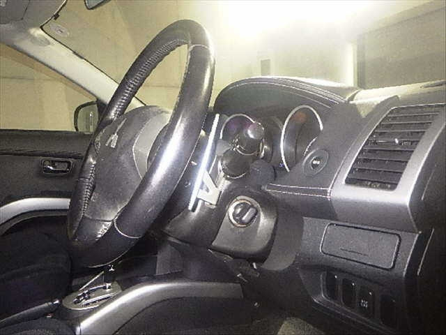 MITSUBISHI OUTLANDER 2010