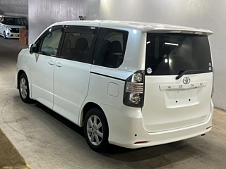 TOYOTA VOXY 2008
