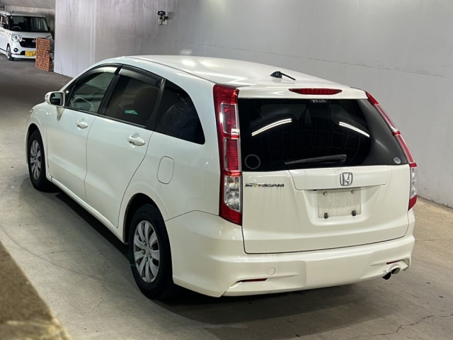HONDA STREAM 2011