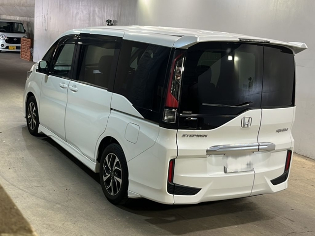 HONDA STEP WAGON 2017