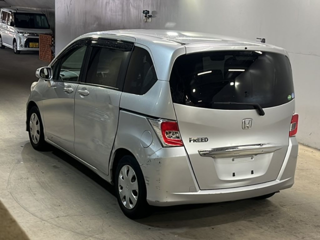 HONDA FREED 2016