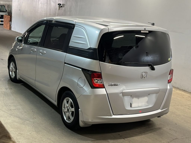 HONDA FREED 2010
