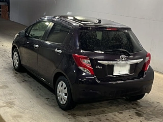 TOYOTA VITZ 2016