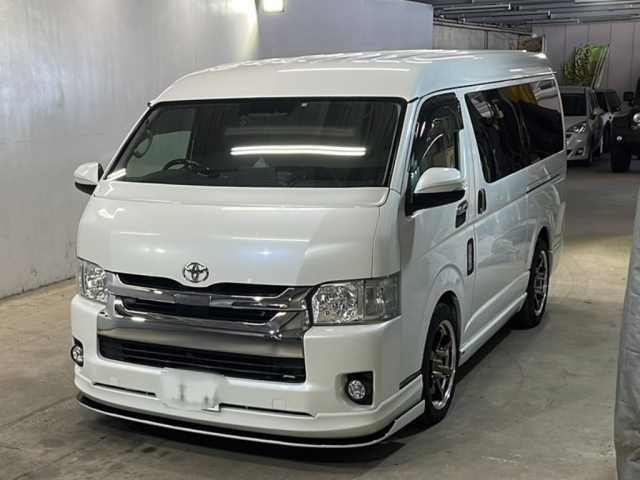TOYOTA HIACE 2018