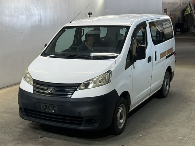 MITSUBISHI DELICA 2016