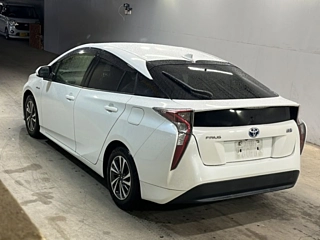 TOYOTA PRIUS 2016