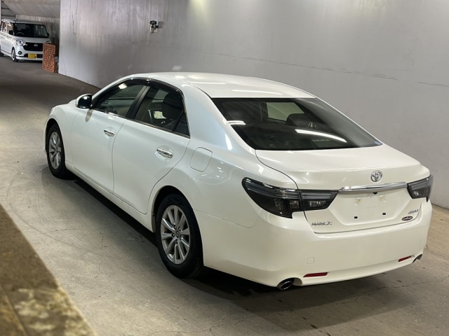 TOYOTA MARK X 2018