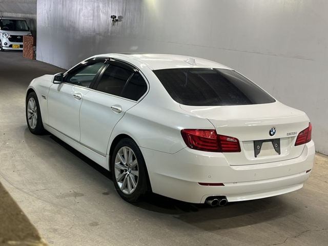 BMW 5 SERIES 2010