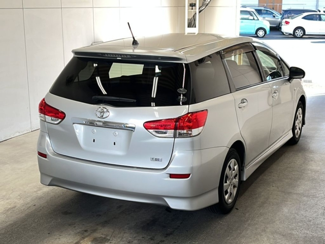 TOYOTA WISH 2009