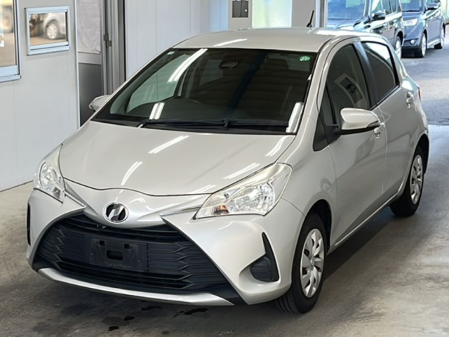 TOYOTA VITZ 2019