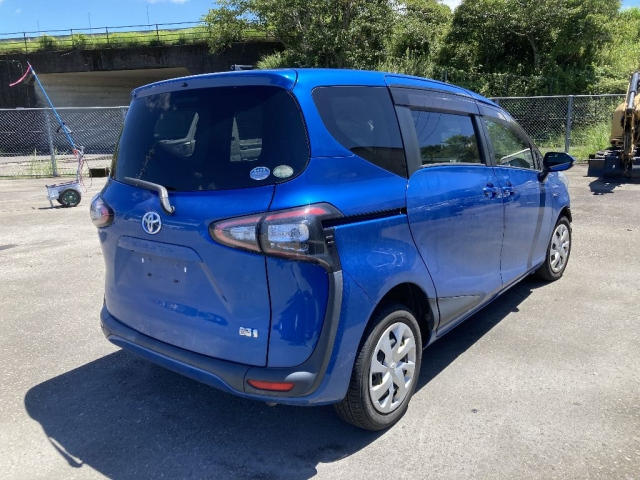 TOYOTA SIENTA 2016