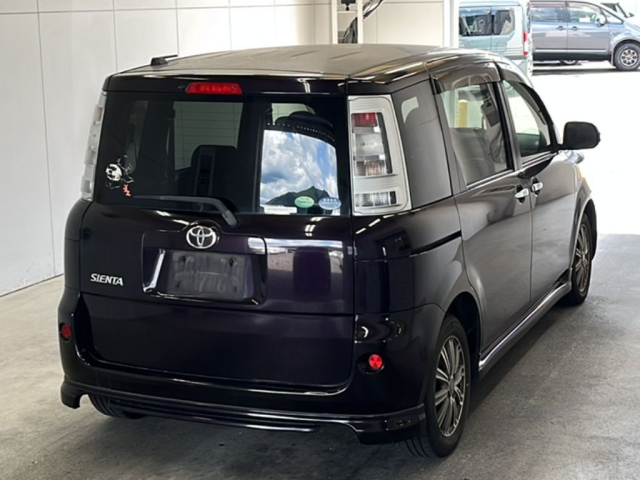 TOYOTA SIENTA 2014