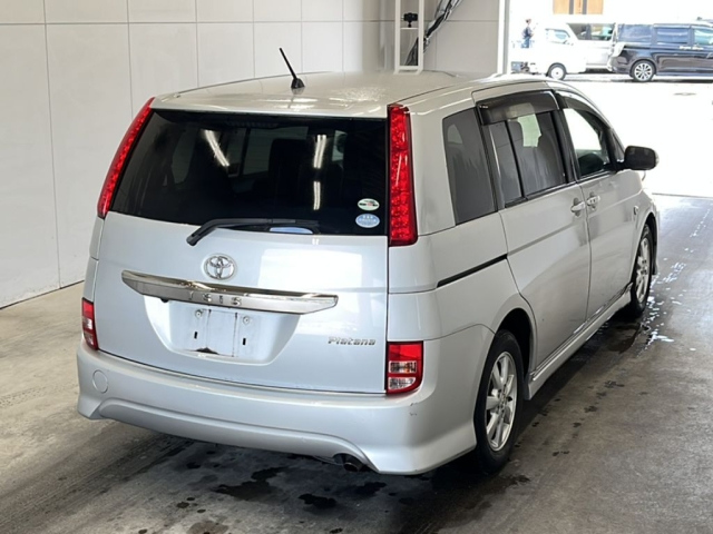 TOYOTA ISIS 2008