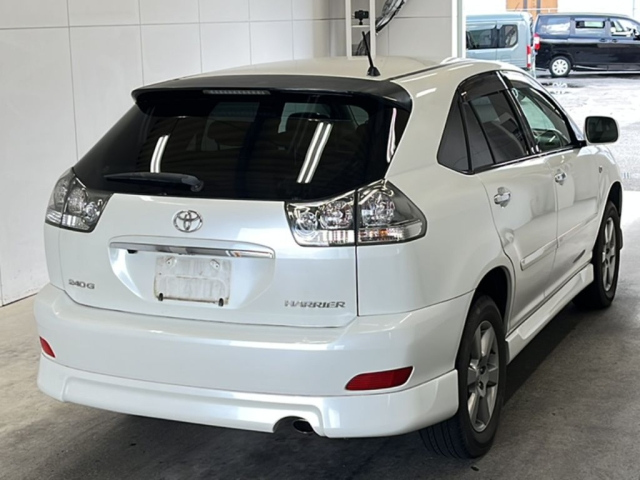 TOYOTA HARRIER 2010