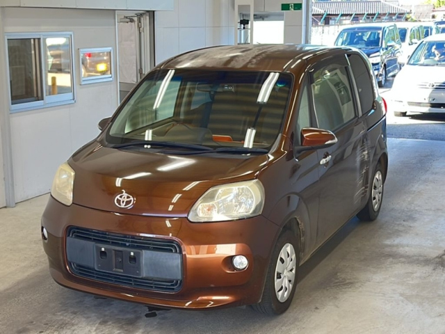 TOYOTA PORTE 2013