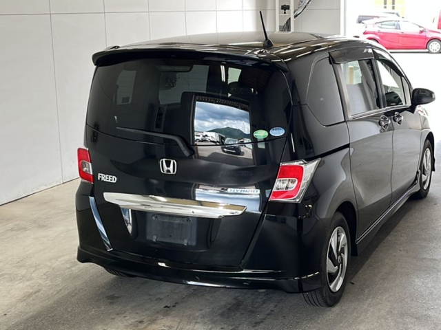 HONDA FREED 2015