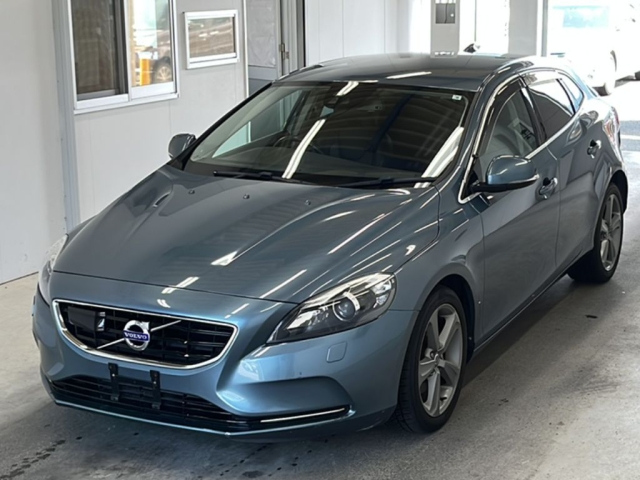VOLVO V40 2014