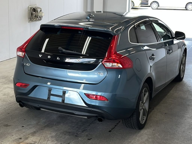 VOLVO V40 2014