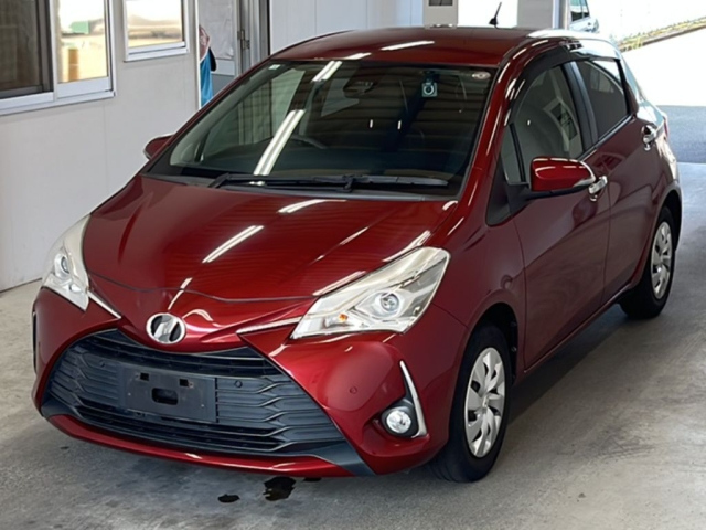 TOYOTA VITZ 2018
