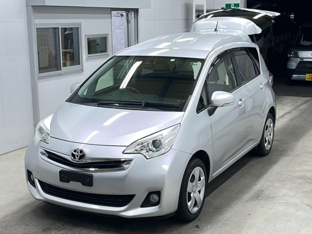 TOYOTA RACTIS 2015