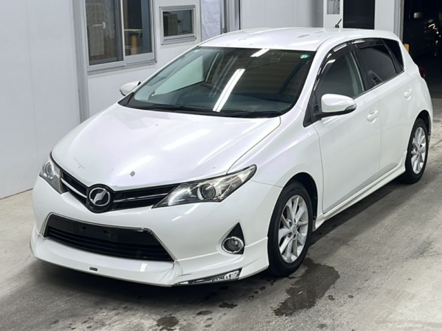 TOYOTA AURIS 2013