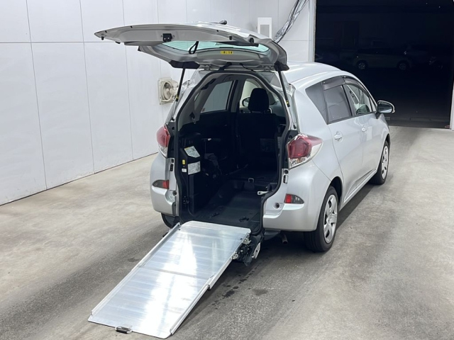 TOYOTA RACTIS 2015