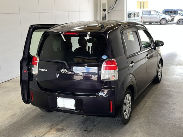 TOYOTA SPADE 2017
