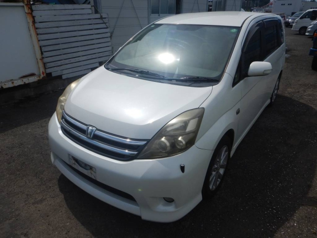 TOYOTA ISIS 2009