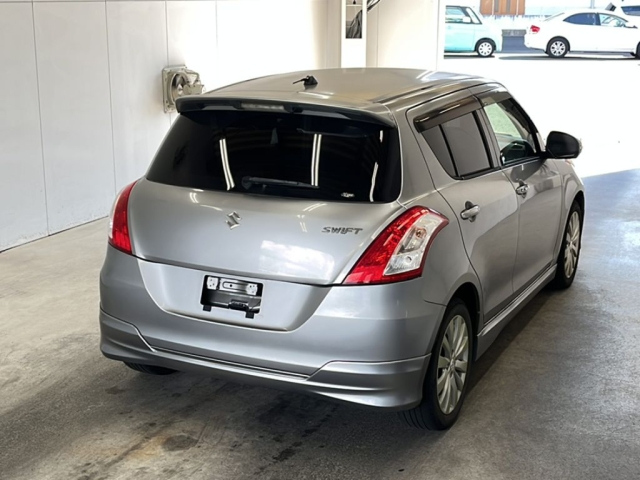 SUZUKI SWIFT 2012