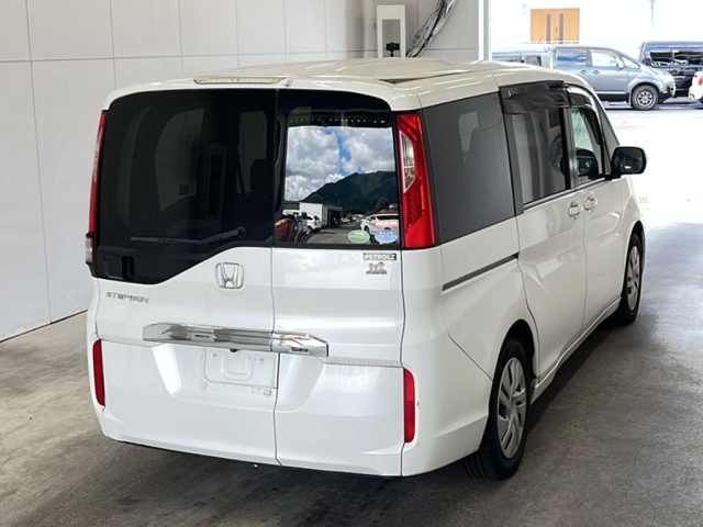 HONDA STEP WAGON 2016
