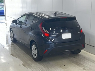 TOYOTA AQUA 2022