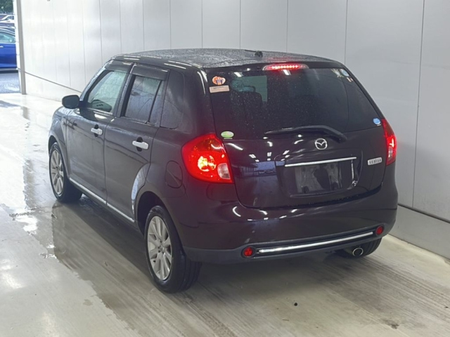MAZDA VERISA 2011