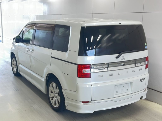 MITSUBISHI DELICA D5 2012