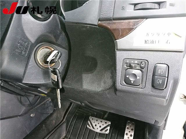 MITSUBISHI PAJERO 2011