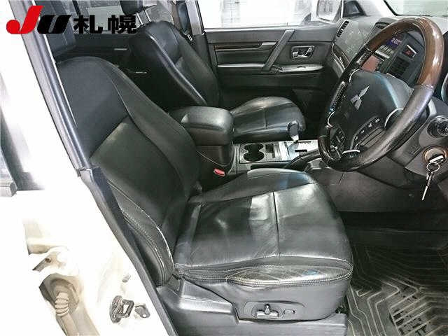 MITSUBISHI PAJERO 2011