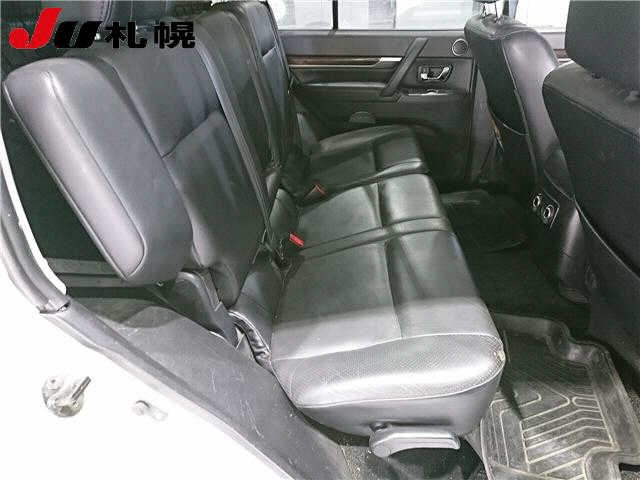 MITSUBISHI PAJERO 2011