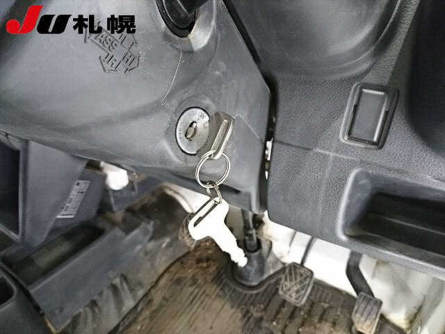 NISSAN CLIPPER TRUCK 2016