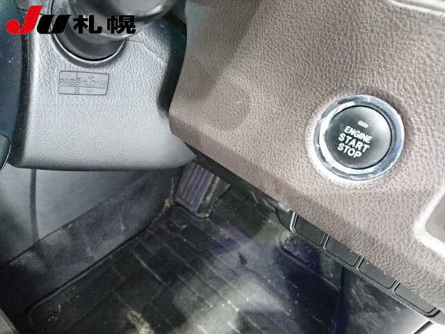 TOYOTA MARK X ZIO 2010