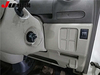 DAIHATSU TANTO 2008