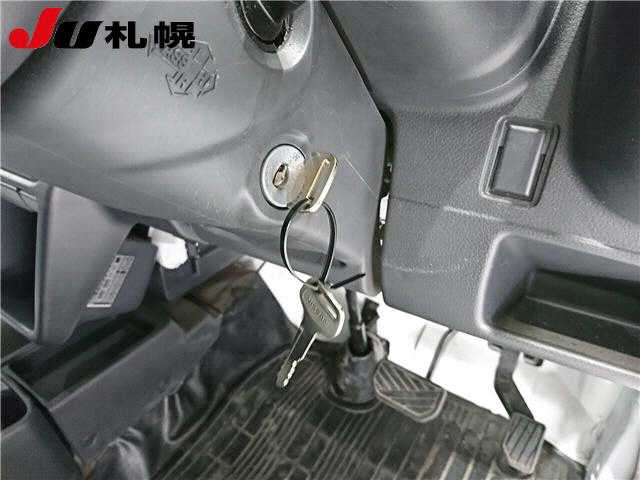 NISSAN CLIPPER TRUCK 2017