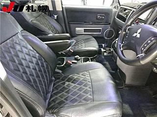 MITSUBISHI DELICA D5 2009
