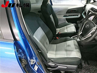 TOYOTA AQUA 2012