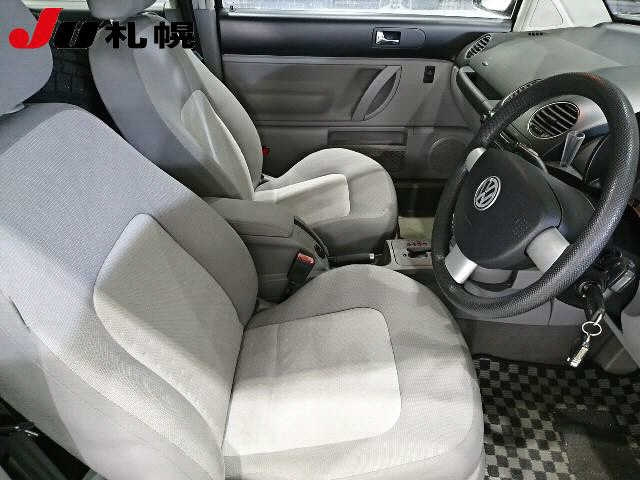 VOLKSWAGEN NEW BEETLE 2008